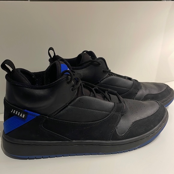 Jordan Nike Mid Black and Blue Size 10.5